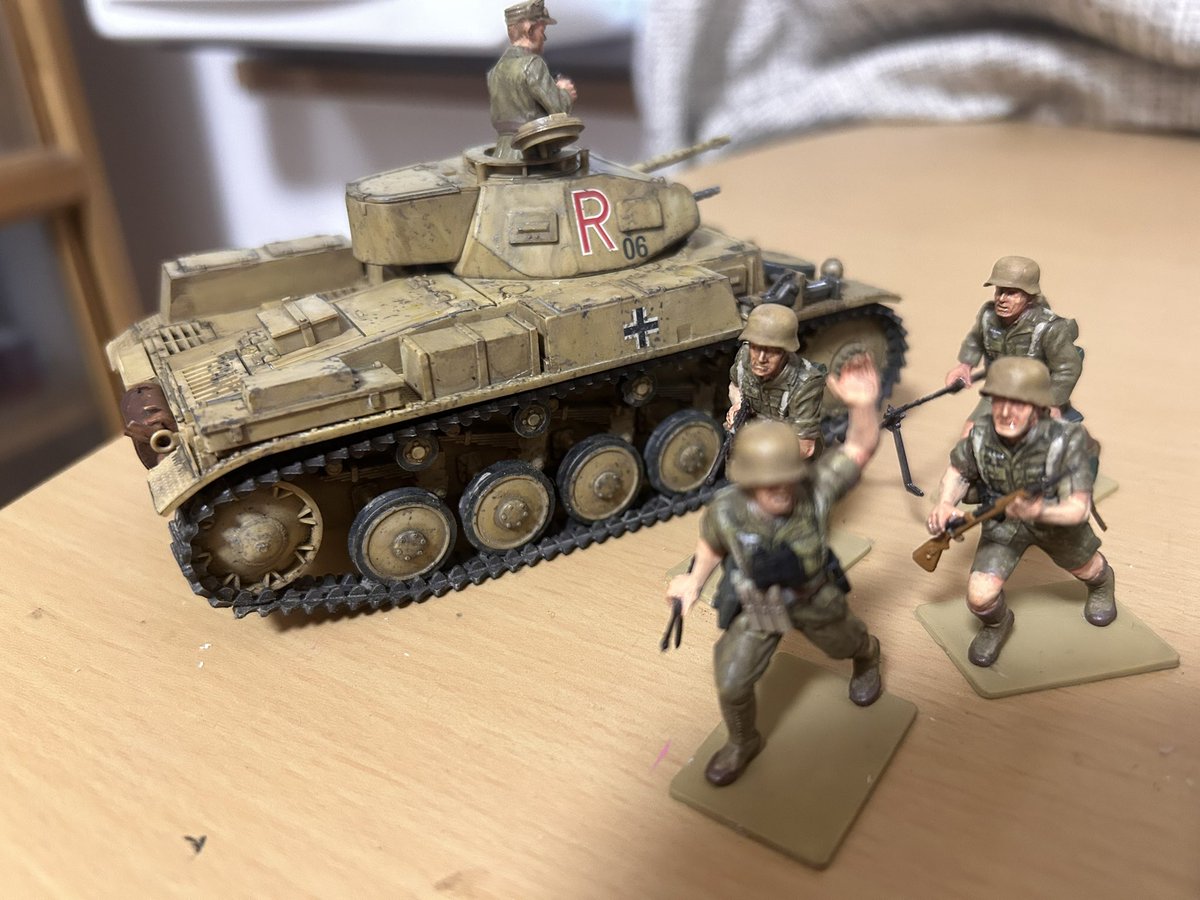 dc_rre's tweet photo. タミヤさんの1/35ドイツ
Ⅱ号戦車完成しました。
今回も全て筆塗りで仕上げ
ましたがなかなか良い感じの
Ⅱ号戦車になり一安心❗️😃
タミヤさんの水性アクリル塗料も塗膜が強くウエザリングの
耐性も充分で良かったです。 https://t.co/0L97Ah6AKE