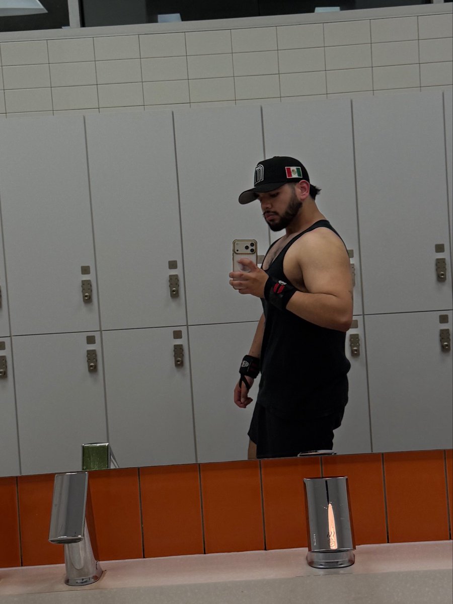 Victor_v806's tweet photo. Ofc it’s uncut 🦍 https://t.co/l9XQR25afT