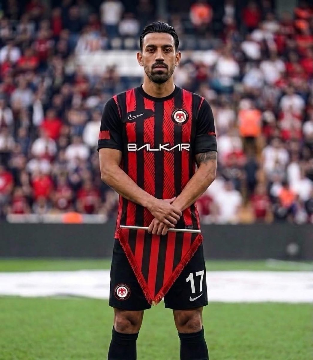 19saatcom's tweet photo. ÇORUM FK’DAN İRFAN CAN BOMBASI

Devre arasında Süper Lig ekiplerinden Kasımpaşa’da kiralık olarak  forma giyen İrfan Can KAHVECİ’ye Çorumlu sporseverlerin ilgisi büyük. 

Aslen Çorumlu olan oyuncunun ARCA Çorum FK ile yeni bir hikayeye imza atabileceği kulislerde yer aldı. https://t.co/FzCU7Y4ool