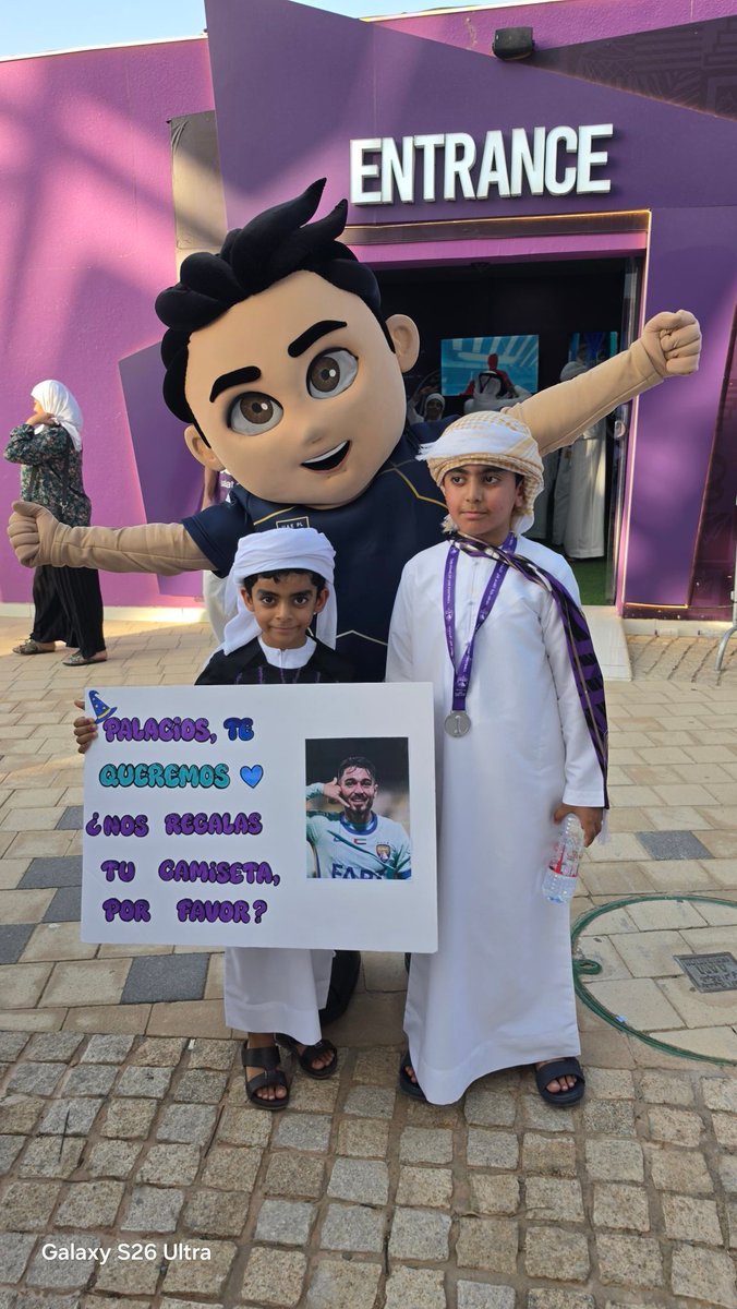m3dad9's tweet photo. @alainfcae ماحصلو تيشيرت نجمهم المفضل https://t.co/S6Hm8pwNsZ
