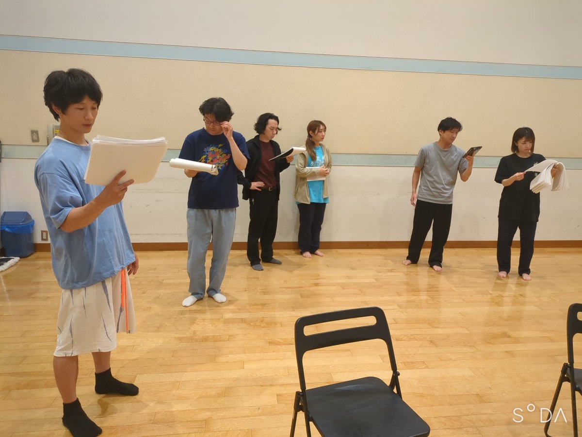 fujikei1028's tweet photo. 5月最後の週末いかがお過ごしでしょうか？ふじけいは稽古なうです！総勢キャスト14名のサスペンスミステリー！進捗は…かなり手応え有りです👍✨
私は役作りの為に刑事ドラマやコナンを観まくっています🚓
めっちゃ面白いので是非観に来て頂けたら嬉しいです😊
#わすれゆき

https://t.co/OxkSphXDYh https://t.co/w1wDIe1cmp