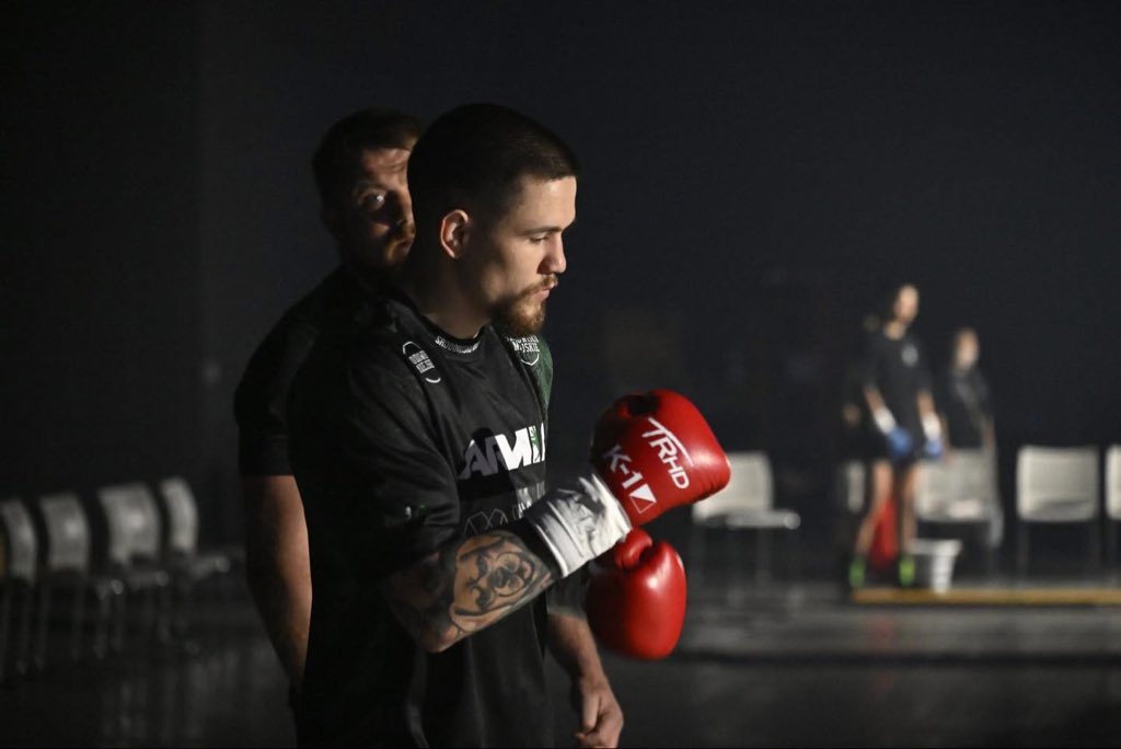 Miszonowski's tweet photo. JUŻ JUTRO
LECIMY Z TYM PANOWIE I PANIE
na komentarzu w Polsce - jedyny ekspert od kickboxingu @DDziubicki.
WAR @KacperMuszyski7 ! https://t.co/Sfk5RRwB7t