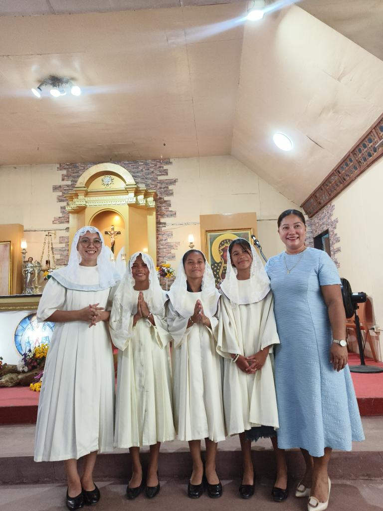 CaroMaybelyn's tweet photo. Happy heart Mang Maria💜💙
I love you as always. Gina-surprise jud ko nimo to the point nga dili ko tuo. I love you because thru your Holy existence, we saved and have Jesus in our life. God bless us thru your Holy intercession!💙🌹 https://t.co/wN0zPe8Igv