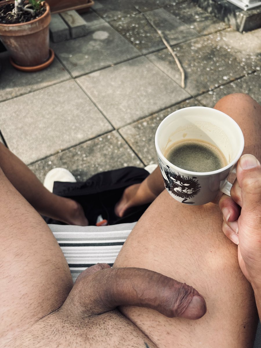 FlavioSlve's tweet photo. coffe with morning wood 🫡

#fitsub #slave #gayslave #morningwood https://t.co/0liI9iPFLh