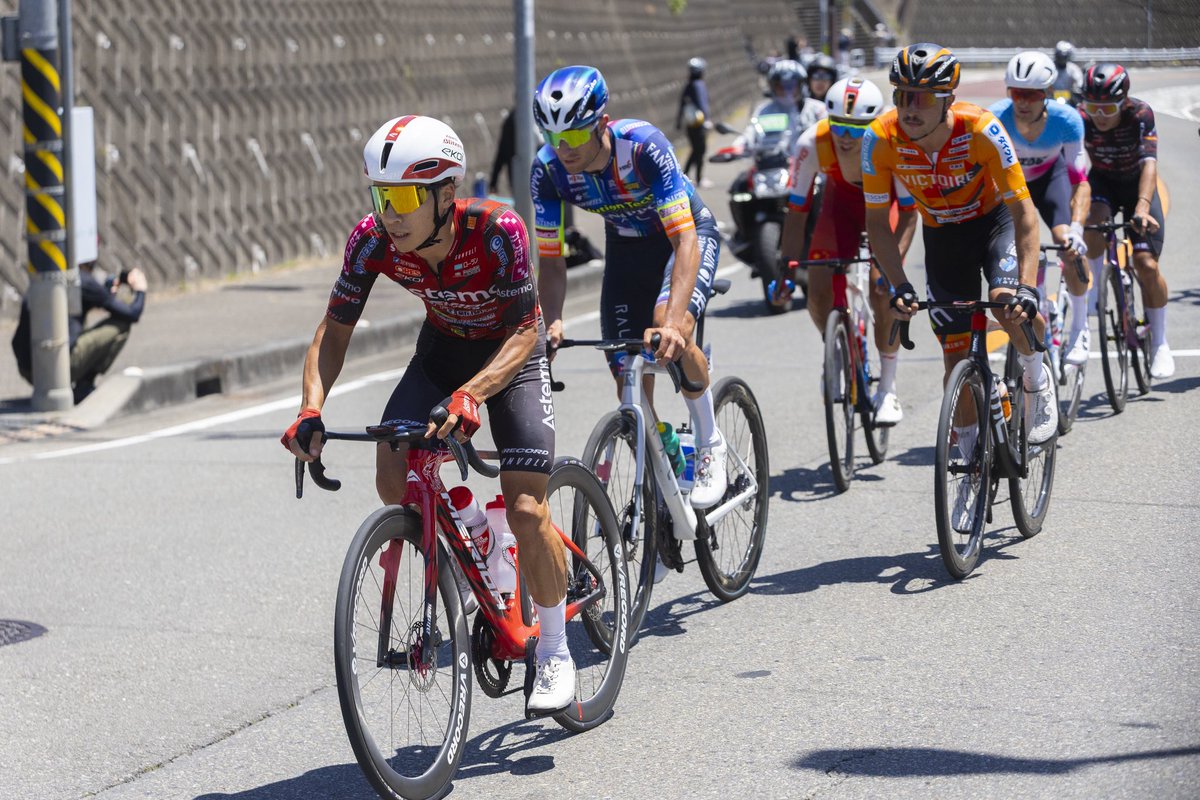KosukeTakeyama's tweet photo. Tour of Japan 2026
Stage 7 AMANO相模原ステージ

周回前からハイペース
岡さんの逃げ
動かない身体

踏めもせず回せもせず苦しいレースでしたが
どうにか東京に辿り着きました
少しでも力になれると信じて走ります✊

#Astemo宇都宮ブリッツェン
#AstemoUTSUNOMIYABLITZEN
#RisingBeyondDreams https://t.co/1DQAYv4yID