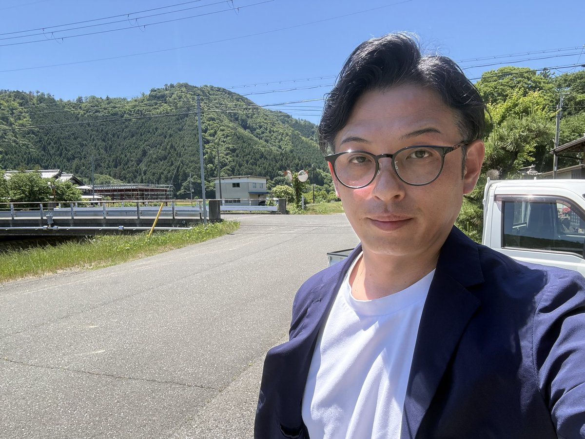 RY0NAKAGAWA's tweet photo. 今日は自治会の要望対応で高月町熊野へ！
天気が良くて過ごしやすい1日でした。良い週末をお過ごし下さい🫡
#中川リョウ #滋賀県 #長浜市 #議会 #議員 https://t.co/1UeFyjULFn