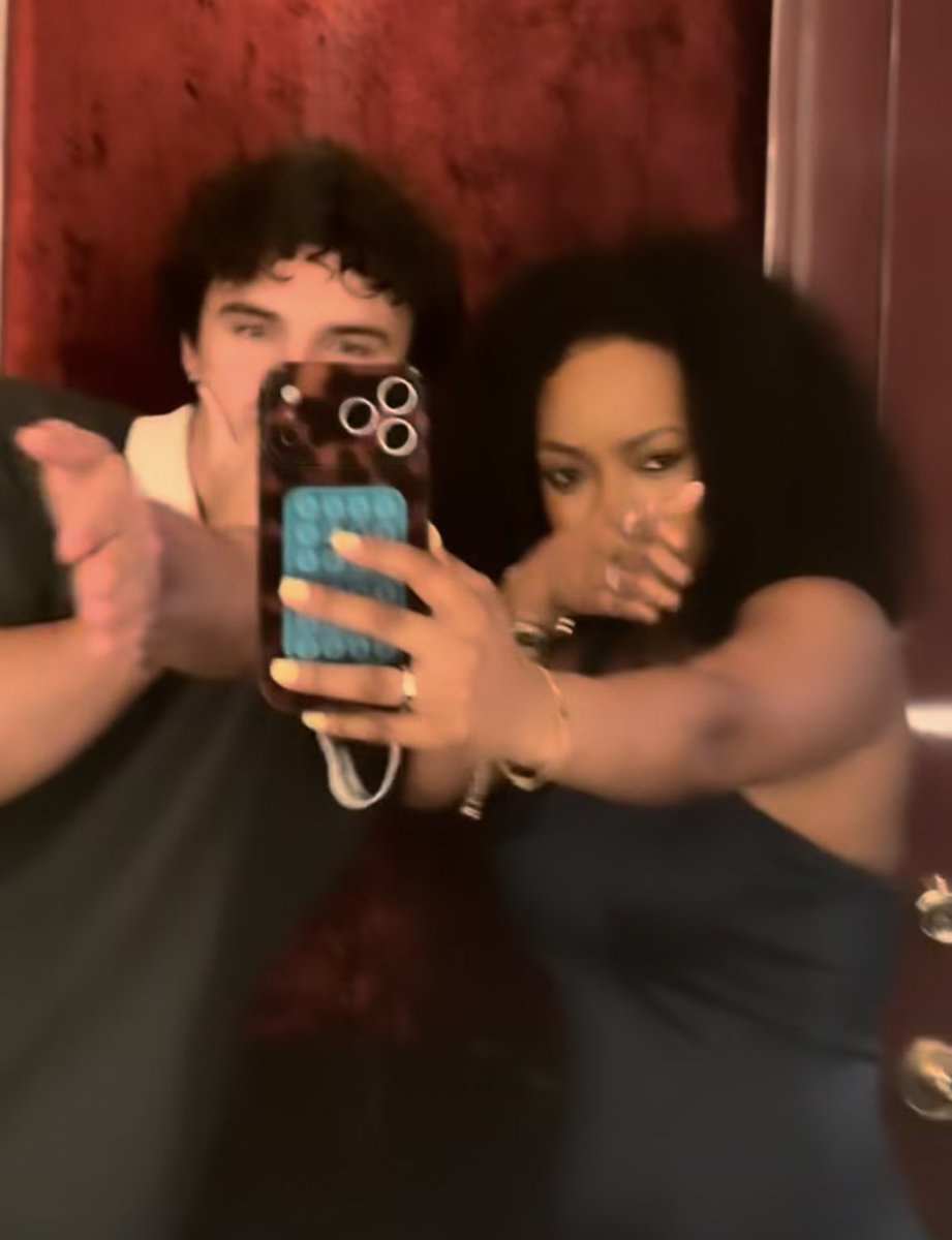 freakonic0s's tweet photo. this means so much to me https://t.co/Qa6Z6gLPQw