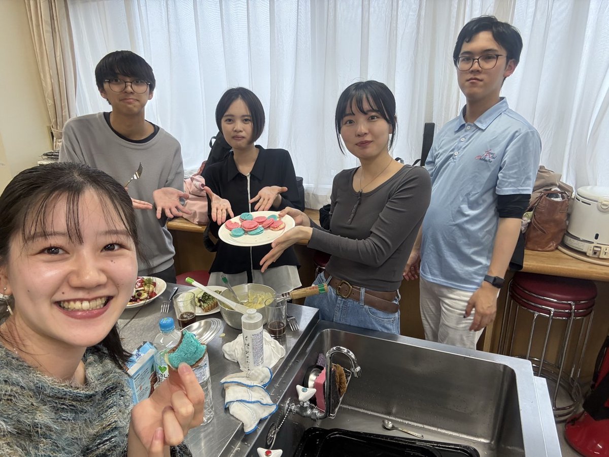 AmourWind's tweet photo. 【練習報告🎼】

先日の練習後は、なんと団員同士で「スイーツ作り対決」を開催しました〜！✨
成功したり、上手くいかなかったり…最後はみんなで美味しく食べました‼️ https://t.co/ILC7ATnYSk