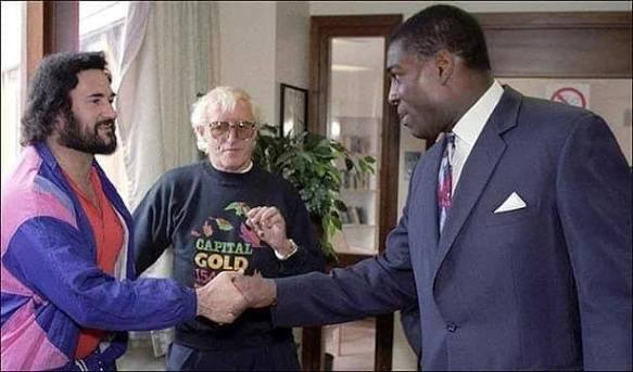 Cat_Again1's tweet photo. @frankbrunoboxer @sharonxmartin https://t.co/YqVuWjTtwq