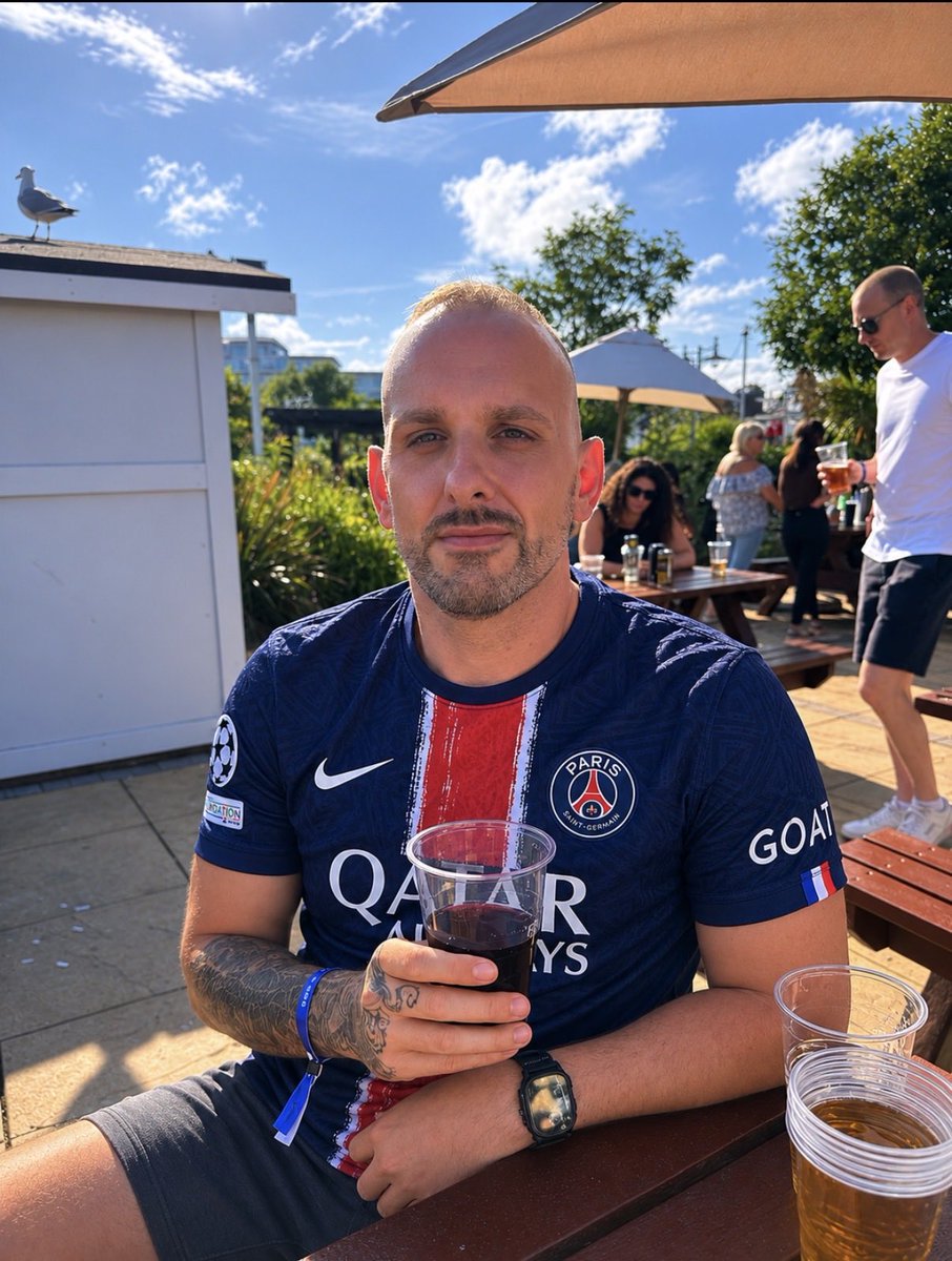 GIJoe_91's tweet photo. Can’t believe I get to see my favourite team in another European final. Come on the PSG https://t.co/cTFCn1ztge