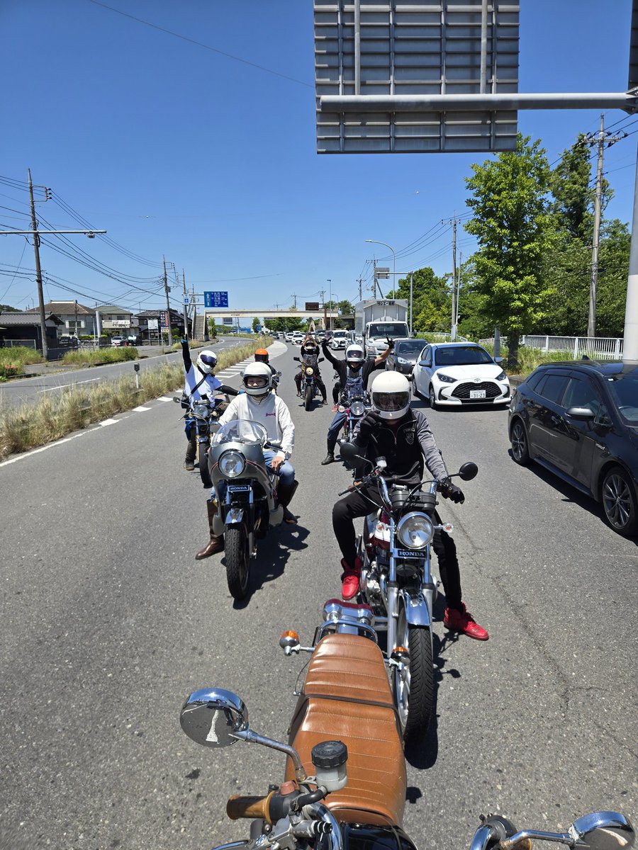 tzk7369hawk's tweet photo. 久しぶりに終日休みの今日は
最高の天気に、最高なメンバーと
最高なツーリング！
急な声掛けにも関わらず💦
お集まりいただいた皆さん
楽しい1日をありがとうございました🙌 https://t.co/uVTiUFvzo9