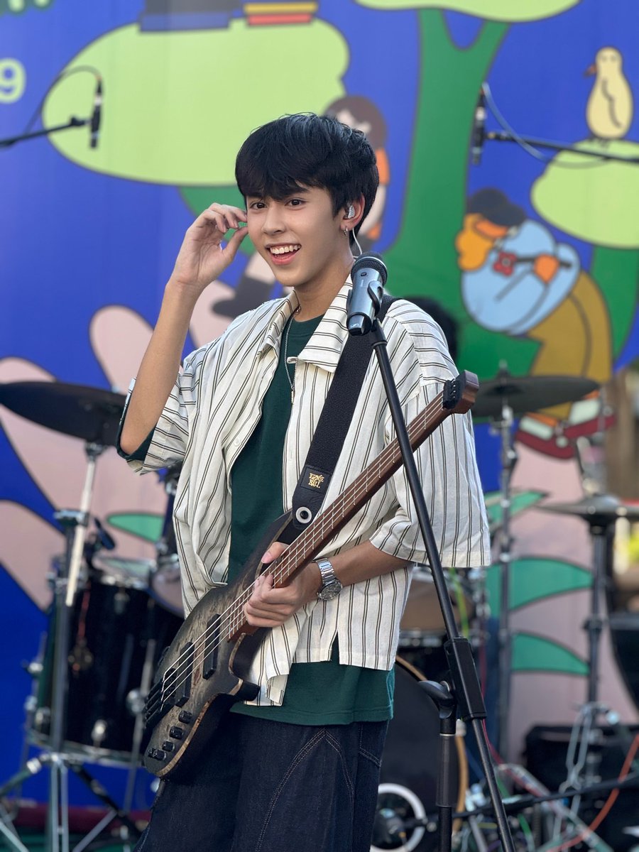 CopterTiaMusic's tweet photo. MITH THE EARTH สามย่าน มิตรทาวน์ #tia51 #tiamusic #tia #copter #เทรนด์วันนี้ #fyp #fy #fypシ #fyppppppppppppppppppppppp
#MithTheEarth #SamyanMitrtown #Samyan #สามย่านมิตรทาวน์ https://t.co/5xLLrkUsd3