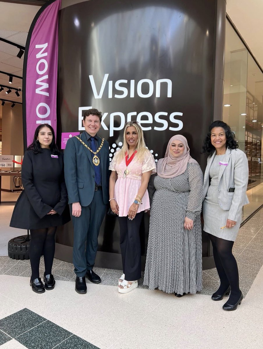 jonesbert's tweet photo. Enjoyed my first official engagement opening a @VisionExpress branch in @ExchangeIlford https://t.co/sseoc1Gfvf
