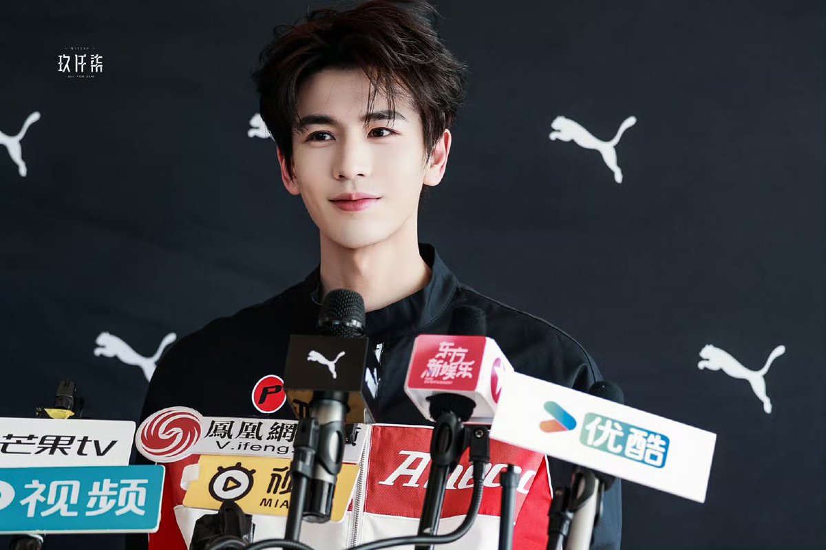 cherish_my_52's tweet photo. 사실 제가 가장 좋아하는 착장은 이거에요

#장릉혁 #ZhangLinghe #张凌赫 https://t.co/VQsJAmtQ50