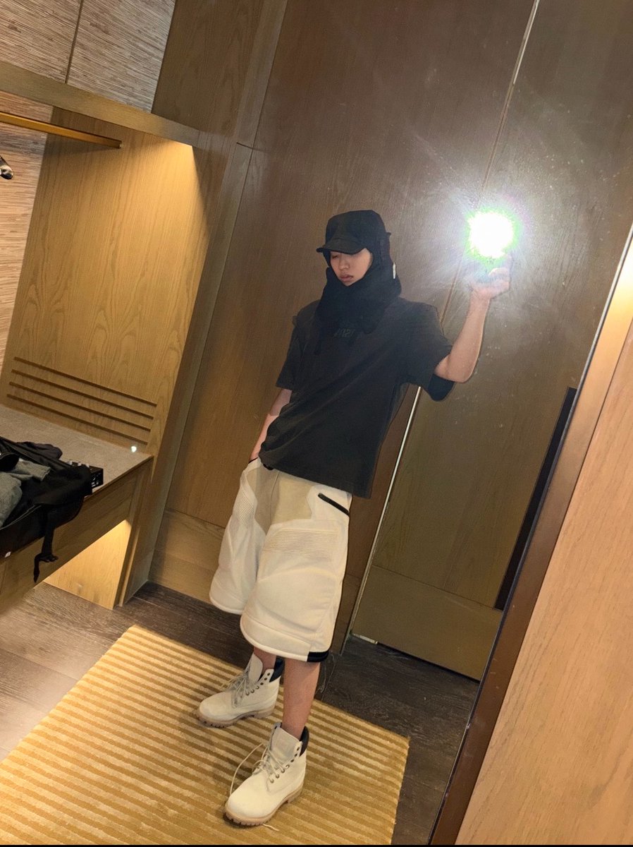 joyfulpoem's tweet photo. Kun updated xhs, before the show🔥🔥🔥 @kun_officialx @joox_global 

#CaiXukun #Kun #蔡徐坤 #차이쉬쿤 #AsiaTopMusicFestival https://t.co/7ZeG4QHvKf