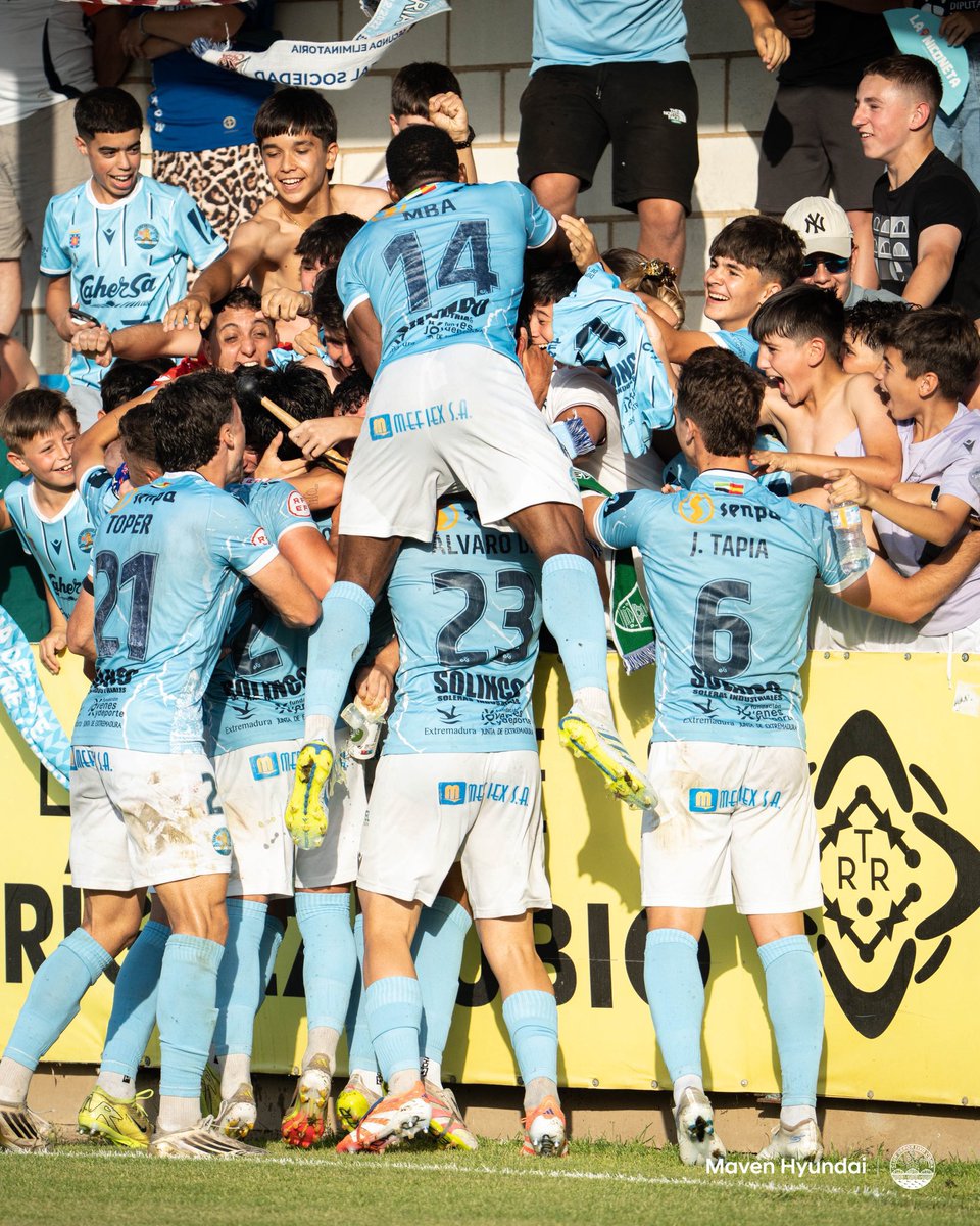 a4cientos's tweet photo. ⚽️ Mañana, el @CDCORIA se cita con la historia en un escenario de excepción como el Carlos Tartiere de Oviedo y desde A4cientos queremos sumar con nuestro apoyo a toda la afición cauriense.

👏 ¡A por el último paso, amigos! 

#MiCorazónLateCeleste #TodosAOviedo https://t.co/NIMjUFfoTL
