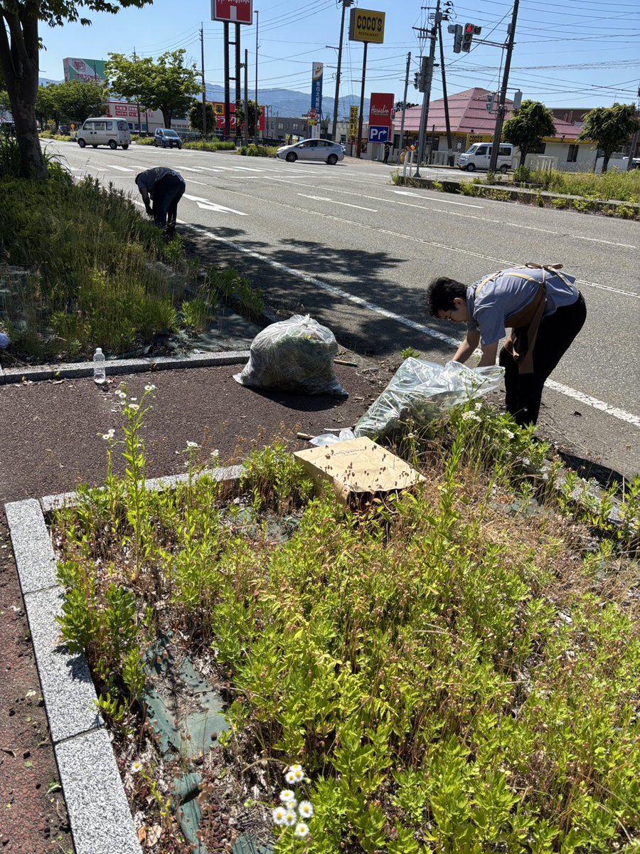 hard0716's tweet photo. 5月30日は  #ごみゼロの日 🗑🧹

ハードオフグループでごみ拾いや草取り等、地域の環境整備を実施しました！
天気もよく、気持ちの良い朝から始まりました☀️本日も皆様のご来店をお待ちしております！

#ハードオフごみゼロの日地域貢献
#ハードオフ工具館長岡古正寺西店 https://t.co/T9YAV4CpVv