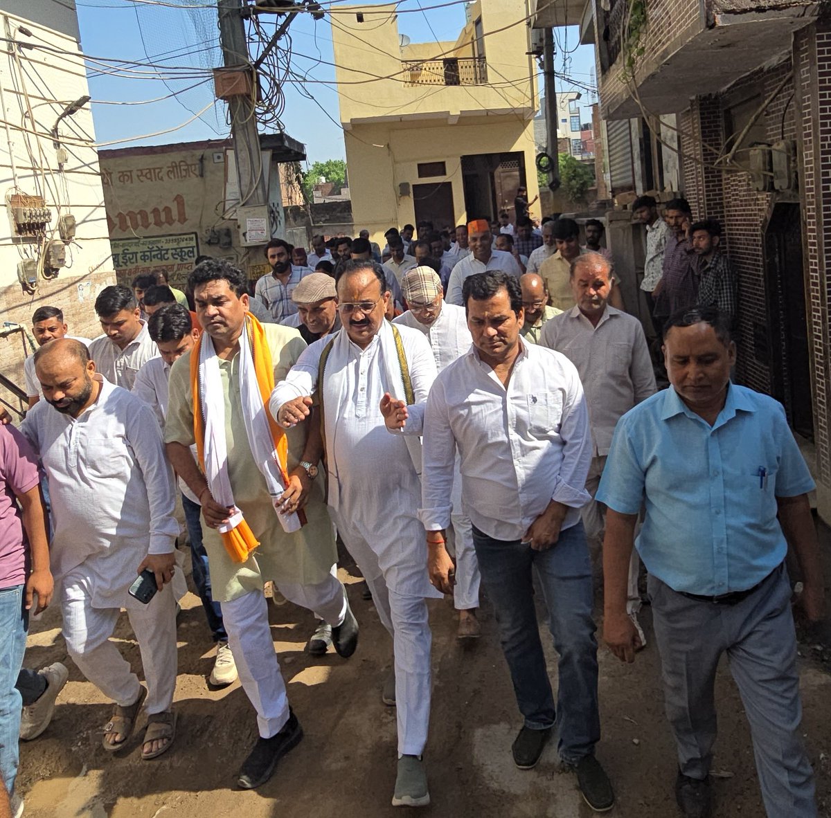 singhbrijeshbjp's tweet photo. आज दिल्ली सरकार के माननीय कैबिनेट मंत्री एवं करावल नगर के लोकप्रिय विधायक श्री @KapilMishra_IND  जी ने  सभापुर वार्ड में चल रहे विभिन्न विकास कार्यों का स्थलीय निरीक्षण किया।
इस दौरान संबंधित विभागों के अधिकारियों की उपस्थिति में विकास कार्यों की प्रगति की समीक्षा की गई तथा गुणवत्ता एवं समयबद्ध तरीके से कार्य पूर्ण करने हेतु आवश्यक दिशा-निर्देश दिए गए।
माननीय कपिल मिश्रा जी के नेतृत्व एवं मार्गदर्शन में सभापुर वार्ड में विकास कार्य निरंतर गति से आगे बढ़ रहे हैं। क्षेत्र की जनता को बेहतर मूलभूत सुविधाएं उपलब्ध कराना हमारी सर्वोच्च प्राथमिकता है।
विकसित सभापुर – विकसित करावल नगर – विकसित दिल्ली 🚩
#SabhapurWard #KapilMishra #BrijeshSingh #Vikas #DelhiDevelopment #KarawalNagar

@narendramodi @NitinNabin @hdmalhotra @ManojTiwariMP @gupta_rekha @CMODelhi @BJP4Delhi @BJP4India @visshnumittal @PavanRanaRSS