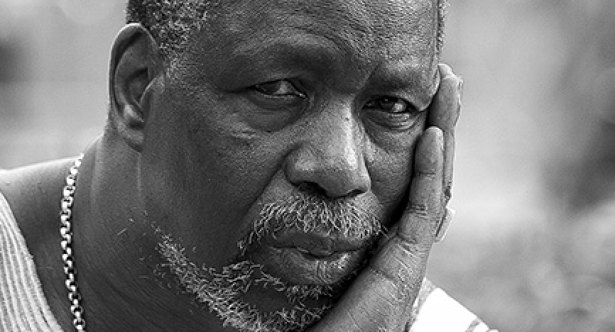 SitaNews_NET's tweet photo. Dénoncé dans les colonnes de Sitanews, la Guinée va enfin rendre hommage à son baobab : Lamine Touré, l’âme des Nuits d’Afrique. Lire l'article >> https://t.co/dNglJgcc3N https://t.co/FqGBuD67B8
