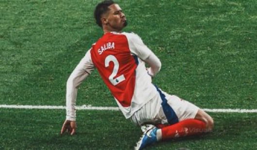 Embou_13's tweet photo. FC Procuration en détente #PSGARS https://t.co/1D2JqfkPZA