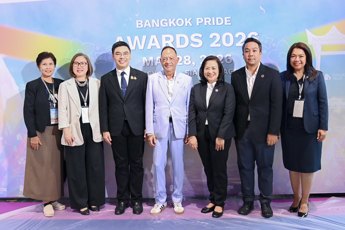 film_anekchai's tweet photo. [ พม. ตอกย้ำความสำเร็จกฎหมายสมรสเท่าเทียม — สนับสนุน Pride City Network เพื่อดันไทยสู่เจ้าภาพ World Pride 2030 🏳️‍🌈✨ ]
.
ฟิล์มได้ติดตามพี่ป๊อป นิกร โสมกลาง @NSoemklang รมว.พม. ร่วมพิธีลงนามบันทึกความเข้าใจ (MOU) ความร่วมมือภาคีในการขับเคลื่อนจังหวัดนําร่องเพื่อความเสมอภาคระหว่างเพศ (Pride City Network) จำนวน 58 จังหวัด ร่วมกับ Bangkok Pride @bangkokpride_ เพื่อการเตรียมความพร้อมและสนับสนุนการเสนอตัวเป็นเจ้าภาพระดับโลก World Pride 2030 ของประเทศไทย
.
การลงนามครั้งนี้เป็นการจับมือทุกภาคส่วนเพื่อสร้าง "เมืองต้นแบบ" ที่ปลอดภัยและโอบรับความหลากหลายอย่างยั่งยืน ภายใต้พันธกิจสำคัญ ทั้งการปรับปรุงกฎระเบียบ การจัดสวัสดิการ และการยกระดับพื้นที่สู่มาตรฐานสากล
.
ในงานวันนี้ ฟิล์มได้ร่วมงานเสวนาเพื่อยืนยันถึงความมุ่งมั่นของกระทรวง พม. ในการร่วมเตรียมความพร้อมด้านโครงสร้างพื้นฐานและนโยบาย เพื่อสนับสนุนให้ประเทศไทยก้าวสู่การเป็นเจ้าภาพจัดงานระดับโลก World Pride 2030 ครับ 🌍🏆
.
Pride Month เป็นสัญลักษณ์ของการเฉลิมฉลองของความหลากหลายทางเพศ และยังเป็นการยืนยันถึง "ศักดิ์ศรีความเป็นมนุษย์" ที่ทุกคนต้องได้รับอย่างเท่าเทียม กระทรวง พม. พร้อมเดินหน้าทำงานร่วมกับทุกภาคส่วน เพื่อสร้างสังคมที่ทุกคนสามารถใช้ชีวิตได้อย่างภาคภูมิใจครับ
.
เตรียมตัวให้พร้อม แล้วเจอกันวันที่ 31 พฤษภาคม นี้ที่ Bangkok Pride Parade 2026 นะครับ! 🏳️‍⚧️🌈🤍

#กระทรวงการพัฒนาสังคมและความมั่นคงของมนุษย์ #พม #PrideMonth #WorldPride2030 #PrideCityNetwork