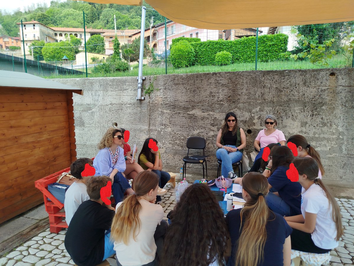 ADERAN_3's tweet photo. Último día #erasmus con Consorzio delle Alpi. En el "Istituto Comprensivo Valdilana-Pettinengo". La Scuola Primaria Valle San Nicolao y la Scuola Secondaria di Pettinengo. Actividades al aire libre en clase de lengua italiana e inglesa.
@EducaAnd  @ordenacioneduhu  @sepiegob https://t.co/kmbL0IpSCh