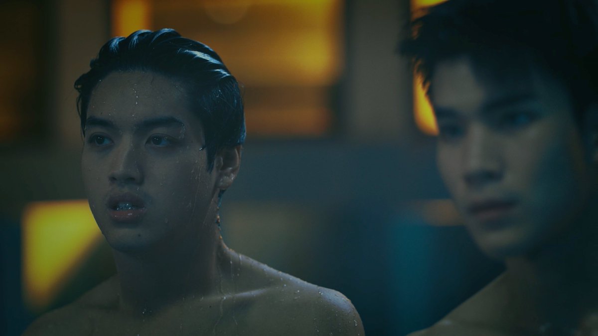 GMMTV's tweet photo. การเข้ามาของเด็กใหม่ที่อาจจะไม่ได้รับการต้อนรับจากทุกคนเท่าไหร่ แต่ไม่เป็นไรนะ บาร์ธจะผ่านมันไปได้แน่นอน
#TicketToHeavenEP1
@gemini_ti @tawattannn @aliazhl @punpnsm https://t.co/Klh5fXHUDp