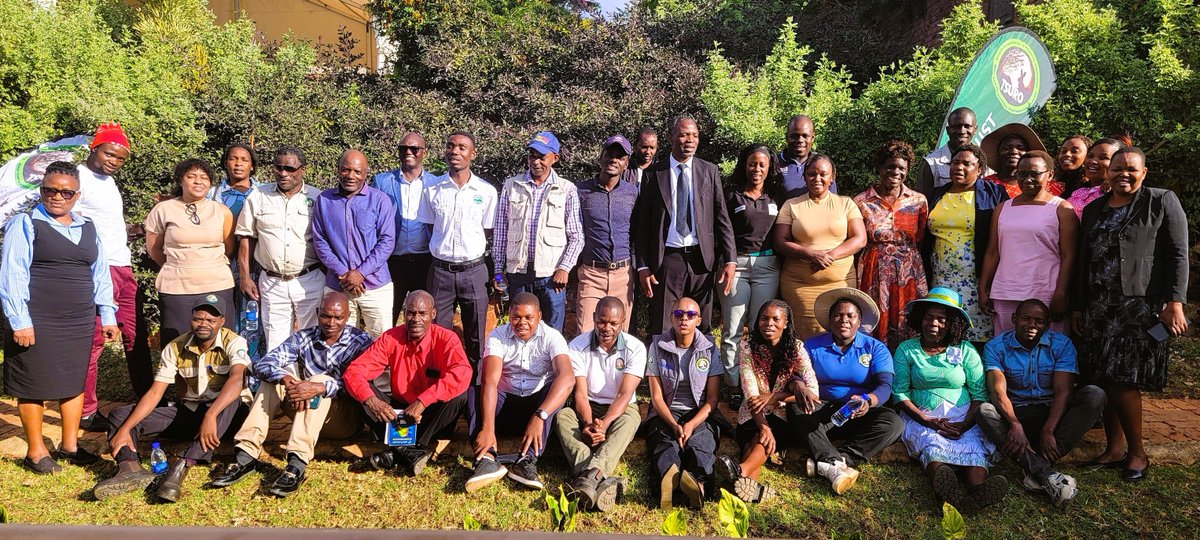 _TSUROTrust's tweet photo. T𝐮r𝐧i𝐧g G𝐫a𝐬s𝐫o𝐨t𝐬 𝐊n𝐨w𝐥e𝐝g𝐞 𝐢n𝐭o A𝐜t𝐢o𝐧: “𝐓r𝐮e r𝐞s𝐢l𝐢e𝐧c𝐞 𝐛e𝐠i𝐧s w𝐢t𝐡 𝐜o𝐦m𝐮n𝐢t𝐢e𝐬.”💚

𝐓S𝐔R𝐎 𝐓r𝐮s𝐭 proudly convened a powerful National Dialogue Session on Climate Change &amp; Resilience, Agroecology and Common Pool Resource Governance https://t.co/Td8igXQM89