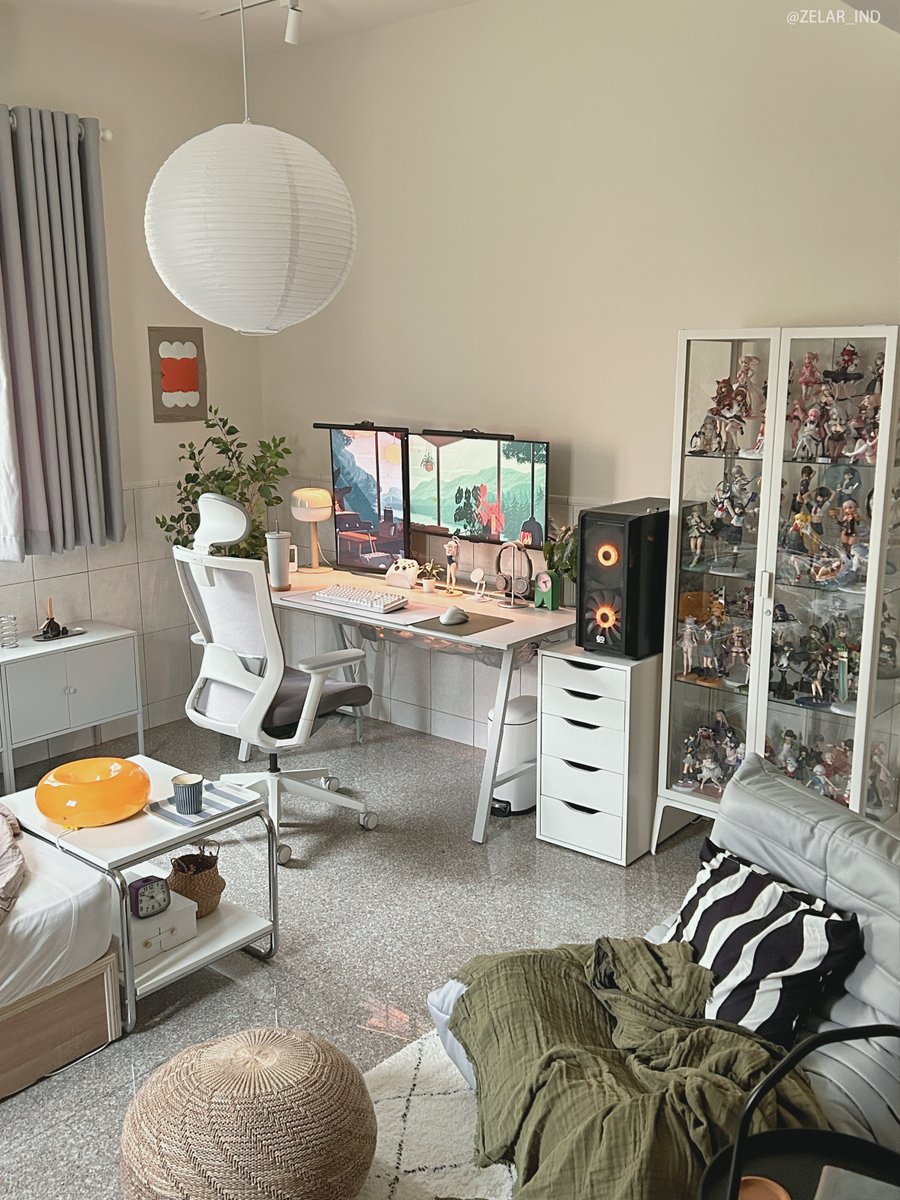 ZELAR_IND's tweet photo. 天気良い☀️#desksetup https://t.co/virJkH7aWR