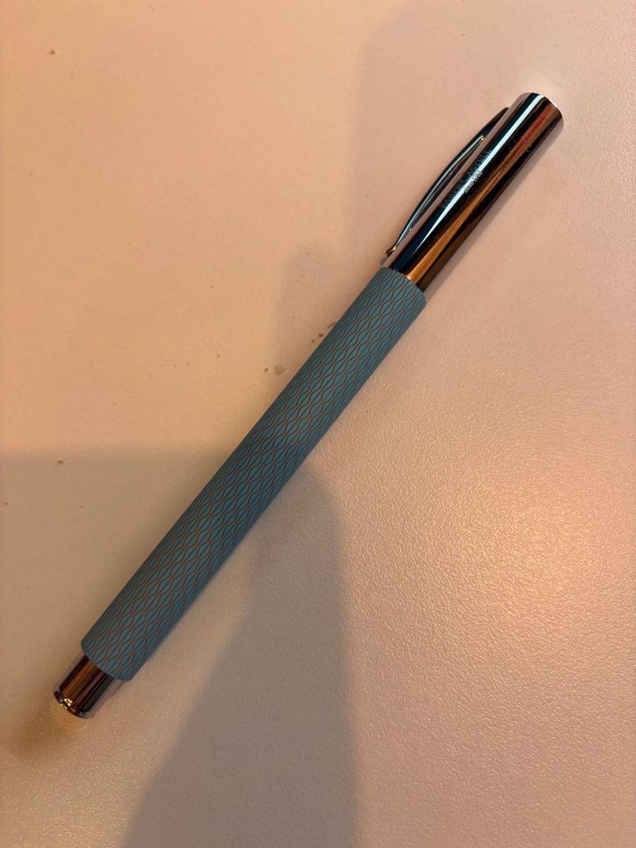ohmi_jin's tweet photo. FABER-CASTELL AMBITION OPART SKY BLUE #fabercastell #万年筆 #ファーバーカステル https://t.co/RcSyEzGoyv