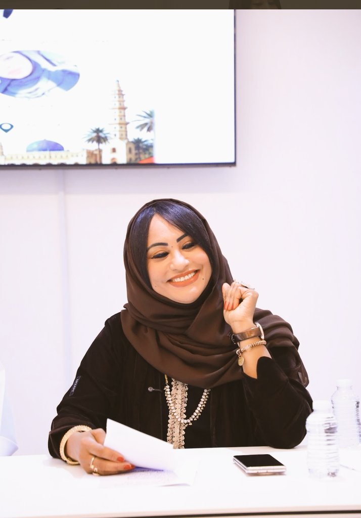 GHALYAESSAYAMEN's tweet photo. إذا لم أكن شاعرةً فحسب، بل مواطنةً تنبض باللواء وتؤمن بأن أجمل القصائد تلك التي تُكتب بحبر الانتماء للوطن.
الأمسي من تنظيم مجلس عمان الثقافي برعاية سعادة الشيخ د. أحمد الغفيلي عضو الأمانة العامة الممثل الرسمي للمركز العربي الأوربي لحقوق الإنسان والقانون الدولي بسلطنة عُمان.
#صحار https://t.co/5bxRwxu7Ll