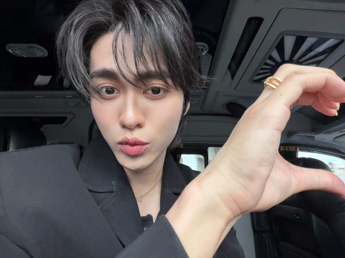besevboom's tweet photo. BESEVBOOM X URANUS  
#UranusClinicxBoom

ขอขอบคุณทาง uranus clinic มากๆเลยนะครับที่ชวนบูมมาทำกิจกรรมที่พิษณุโลกในวันนี้ วันนี้ทั้งสนุกและมีความสุขมากๆที่ได้เจอทุกคน ขอบคุณทุกคนที่มาทั้งจากกรุงเทพหรือต่างประเทศ รวมถึงคนที่พิษณุโลกเองที่ให้การต้อนรับบูมอย่างดีจริงๆ บูมหวังว่าจะได้กลับมาเจอกับทุกคนอีกนะครับ รักทุกคนเสมอนะครับ มีความสุขเยอะๆยิ้มเยอะๆ ช่วงนี้หน้าฝนแล้วอย่าลืมดูแลสุขภาพตัวเองกันด้วยนะครับ กลับบ้านดีๆนะค้าบบบ💜💜