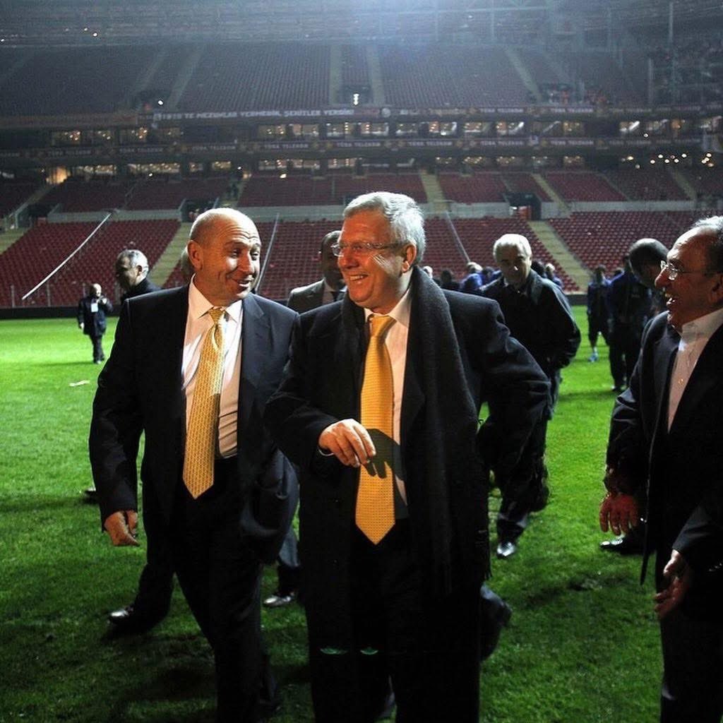 tamerotti's tweet photo. TARAFIM BELLI 
#AzizYildirim💛💙 https://t.co/nhhC69Isc5