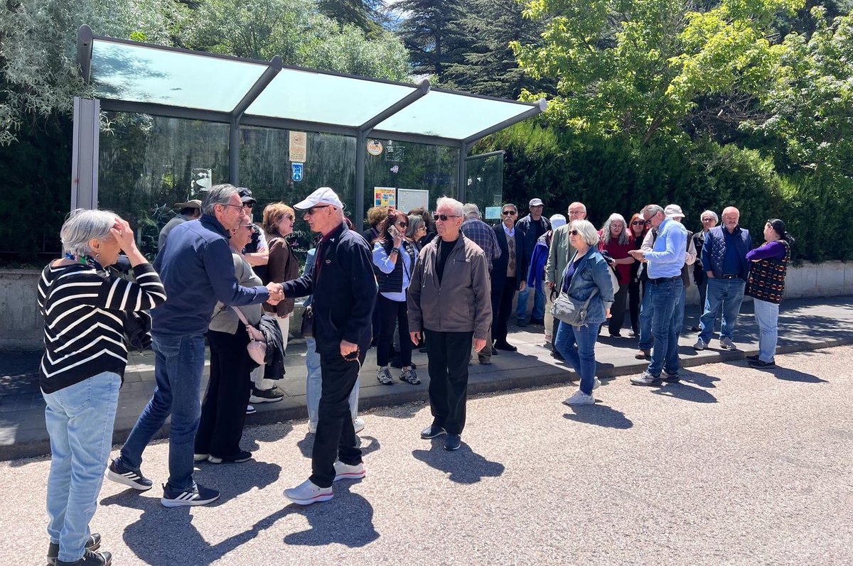 YeniPartiCigdem's tweet photo. Forumumuza komşumuz @mustafabalbay da dahil oldu ve şimdi otobüsle Güvenpark’a hareket ediyoruz. Özgür başkanımızın yanındayız. https://t.co/E0M6DIPGY4