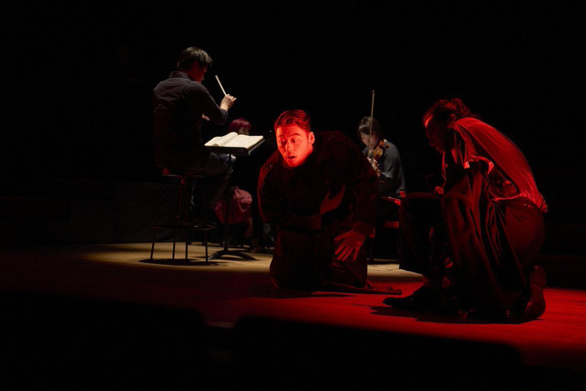 OperaLabJapan's tweet photo. ✍🏻公演レポート vol.4🗿

◤　　Opera Lab Japan主催
　　5/23(土) @渋谷 伝承ホール
21世紀版 歌劇《ドン・ジョヴァンニ》
　　　　　㊗️満員御礼㊗️　　　　　◢|

騎士長役を演じた、
本公演最年少の齋藤涼平氏 @r_s_bass 。
190cmの堂々たる体躯と
深く重厚な低音が
舞台に圧倒的な存在感を齎した。 https://t.co/R7g0uGReTS