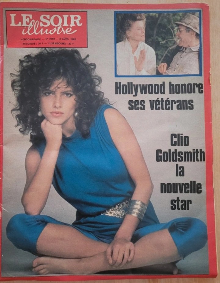 Ponomarov3's tweet photo. @Geri_Freki94 La lointaine parente de Bolloré n'a probablement pas signé la tribune - et c'est mieux que Binoche. https://t.co/veABVN9lFK