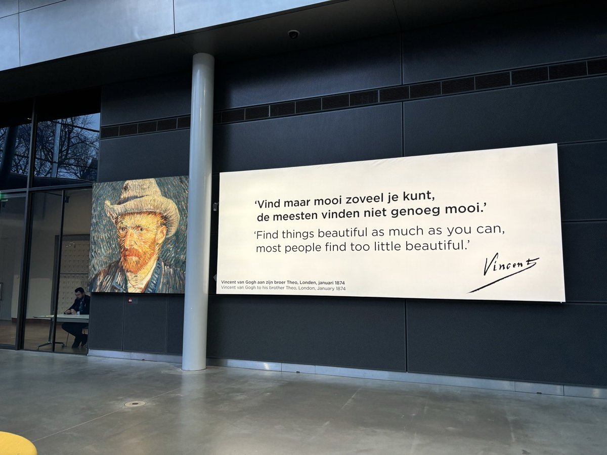 moco_20220930's tweet photo. 大ゴッホ展が話題のようなので、オランダのゴッホミュージアムの写真を🇳🇱

1年前、転職前の有休消化中に行った人生初のひとり海外旅。

行く前は不安しかなかったし、英語もほとんど話せませんでしたが、それでも最高に楽しかった☺️

ゴッホが最前でゆったり観られる、本場はめちゃくちゃいいぞ！！！ https://t.co/1us1klULN1