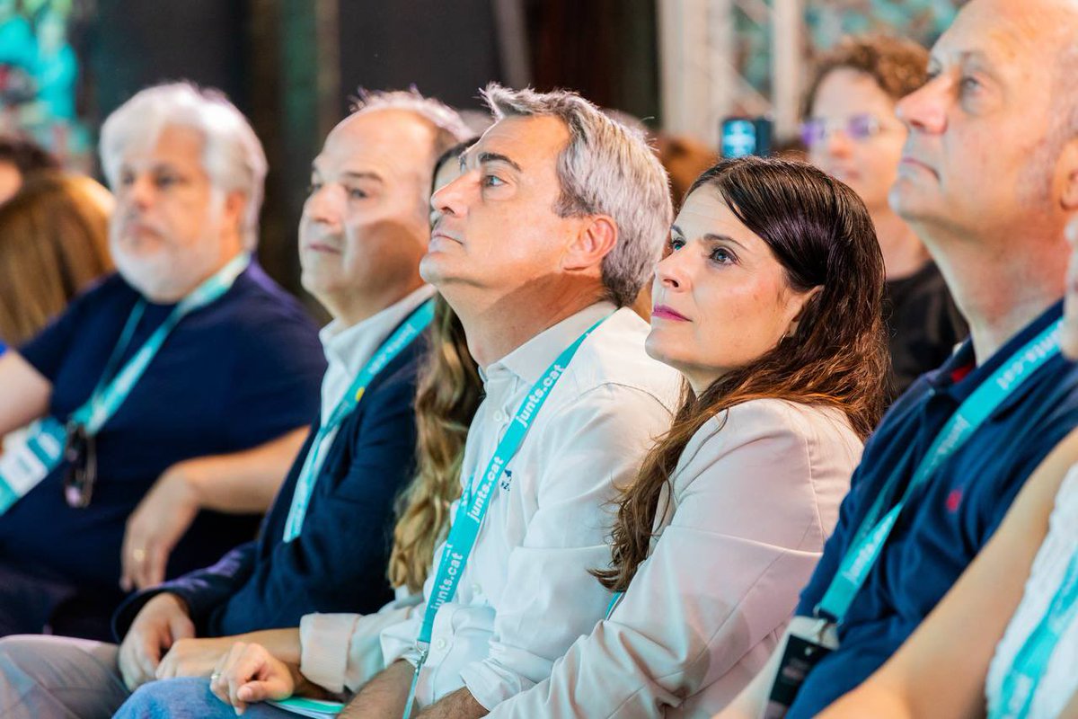 mncsls's tweet photo. L’orgull de formar part d’un engranatge consolidat amb la gent més preparada per liderar els seus pobles i ciutats amb rigor, proximitat, compromís i esperança! I la lluita per la llibertat!

Avui, Convenció Municipalista de @JuntsXCat a Vilafranca del Penedès. https://t.co/rQObmcE3o4