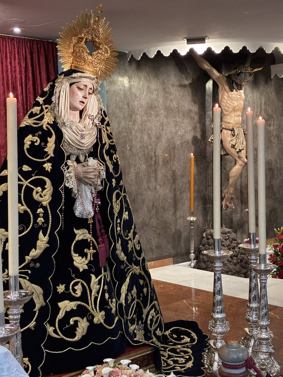 PasionDiario's tweet photo. 🟣 Nuestra Señora del Desconsuelo y Visitación, de la Hermandad de Pasión y Muerte, preside estos días el Solemne Triduo en su honor, en la Parroquia de Santa María del Buen Aire. El domingo se celebrará Función Solemne. 

@hpasionymuerte #Triana #Sevilla https://t.co/Op3LHlEddd
