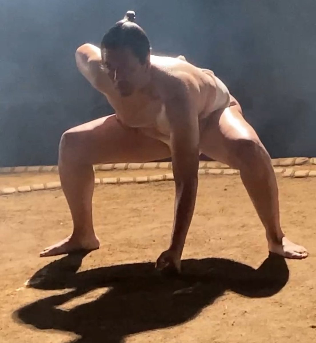 ryowashimi's tweet photo. 本日は映画の上映会がありました。
私自身は行くこと叶わずでしたが、
知人から賛辞をいただいて、大変嬉しく思います。
近いうちに観られる事を願って✨
 #双葉山 https://t.co/sYAeMnf5E9