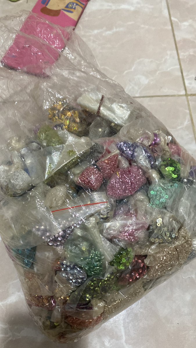 prelovedbyw's tweet photo. wts payettt/manikk-manikk 🥰 take all 100k ajaa ini isinya banyakk bangett☺️☺️ https://t.co/HWYqh71DuL