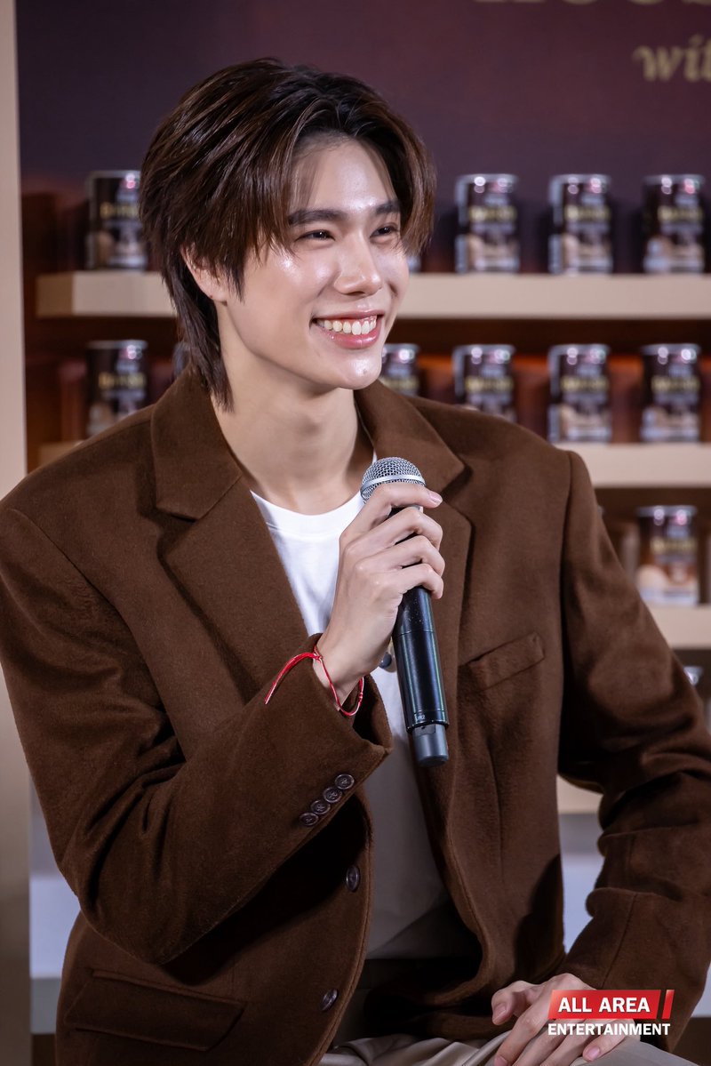 doublepjourney_'s tweet photo. ยิ้มหวานไม่ต้องเติมน้ำตาลเลย 🤏🏻

PHUWIN BIRDY BARISTA

#BirdyBaristaxPHUWIN
#phuwintang @phuwintang https://t.co/HzktnyoDlX