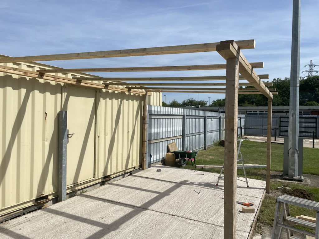 GBoatsy's tweet photo. Outside bar and hospitality area coming on thanks to Sam this morning 🖤❤️Still up for sponsorship 🙏 @highlight @Dunkirk_FC https://t.co/bkkZKZtEtR