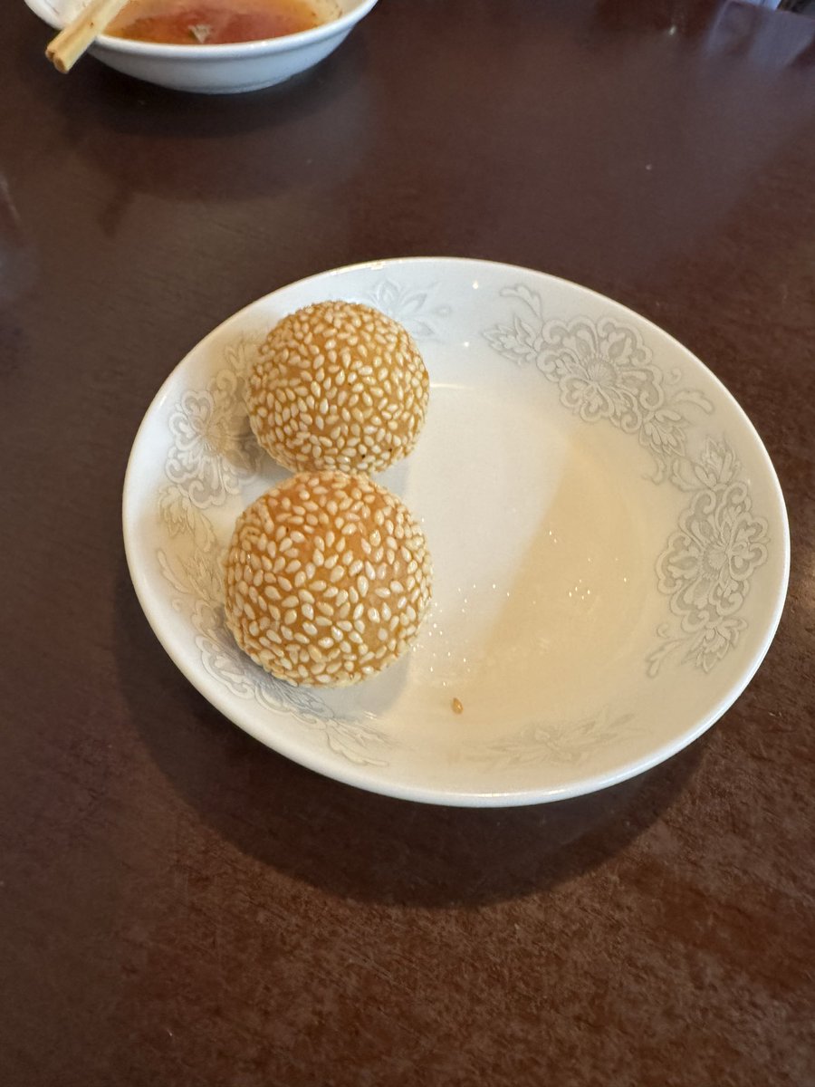 047Msv's tweet photo. 今日は点心大会🥟

小籠包で口ん中えらいやられたけど
おいちかった🐈 https://t.co/wvrSTAGj6p