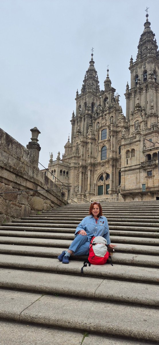 mevfer's tweet photo. Hoy me despido de Santiago de Compostela con el corazón agradecido: por las dificultades, por los bellos paisajes, por los cantos de los pajaritos, por los peregrinos especiales que conocí, por el cansancio, por las lecciones aprendidas, por los logros, por la vida.
Dios es bueno https://t.co/M8gcMQx0au
