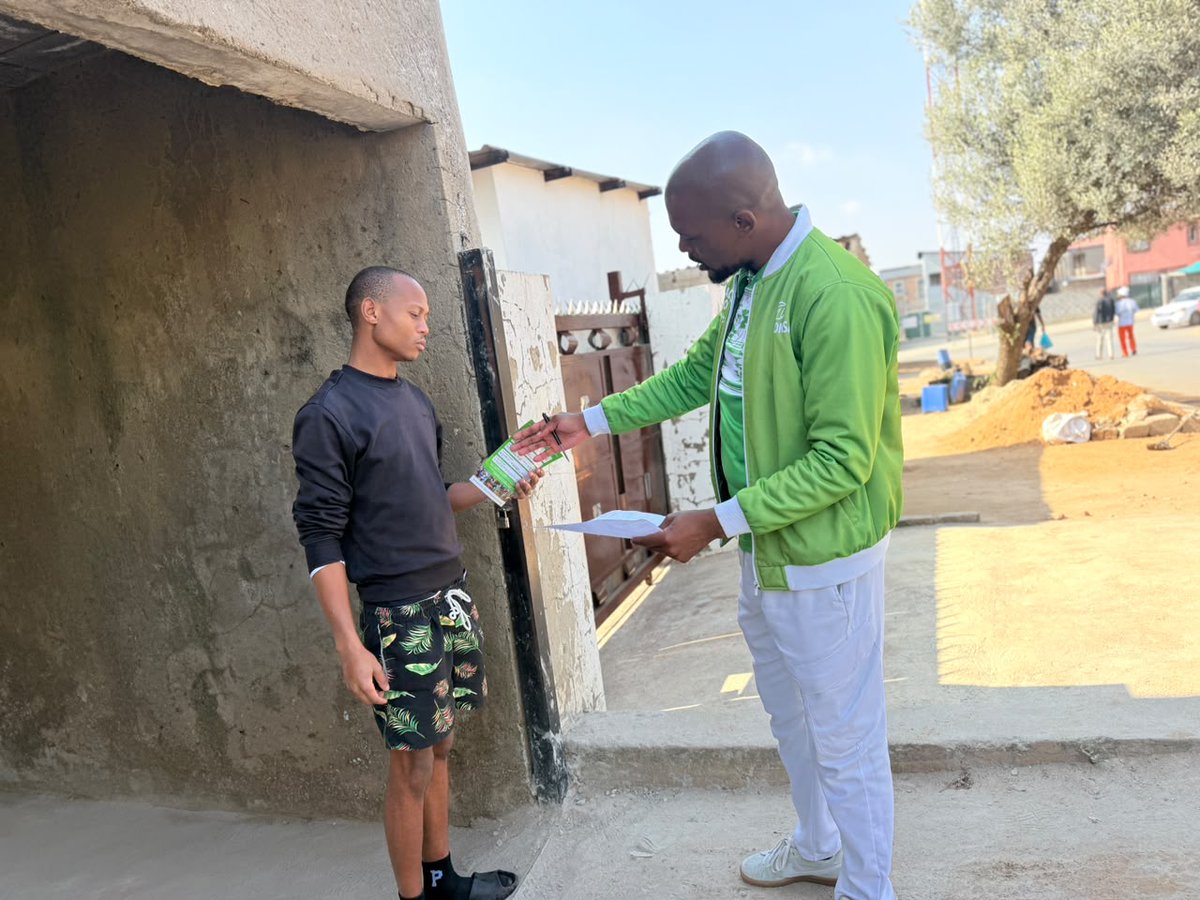 TshwaneActionsa's tweet photo. 💚 KHUPHUKA ACTIONSA 💚 #Mogomatšhemong ko Olievenhoutbosch as the leadership @ME_Beaumont #DrNasiphiMoyaForMayor @Derick_Mahlangu @katt_005 and our host Ward 106 @HluphiGafane https://t.co/FwDTVZ89QF