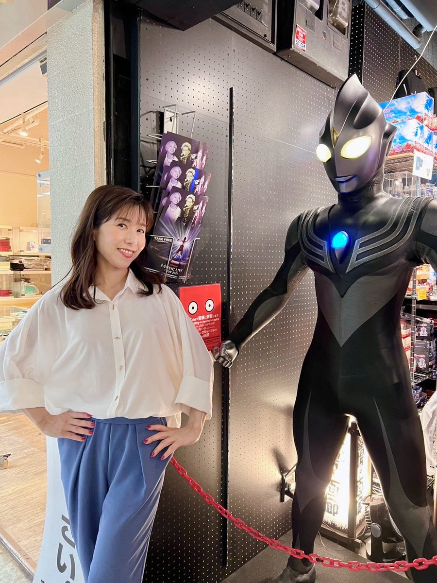matsushita_megu's tweet photo. 「何を驚いているの？

それが本当の貴方….

それがダイゴ、貴方の姿なのよ！」

赤い風船が….🎈😭

#ティガダーク
#THEFINALODYSSEY
#ウルトラマンティガ 
#墓場の画廊 https://t.co/B3RHF9puLe