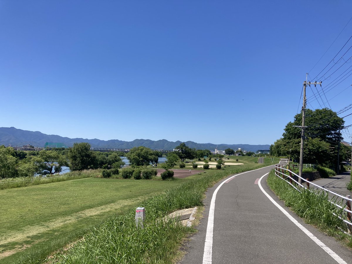 crazymarathon's tweet photo. 京都昼ラン

桂川、ニコニコペース26km＋1km全力

明日で丸一年だから今日は27kmでやめときました！

今日もお疲れ様でした‼️

#マラソン #京都 #京都4区 #北神けいろう https://t.co/fQmteKus6C