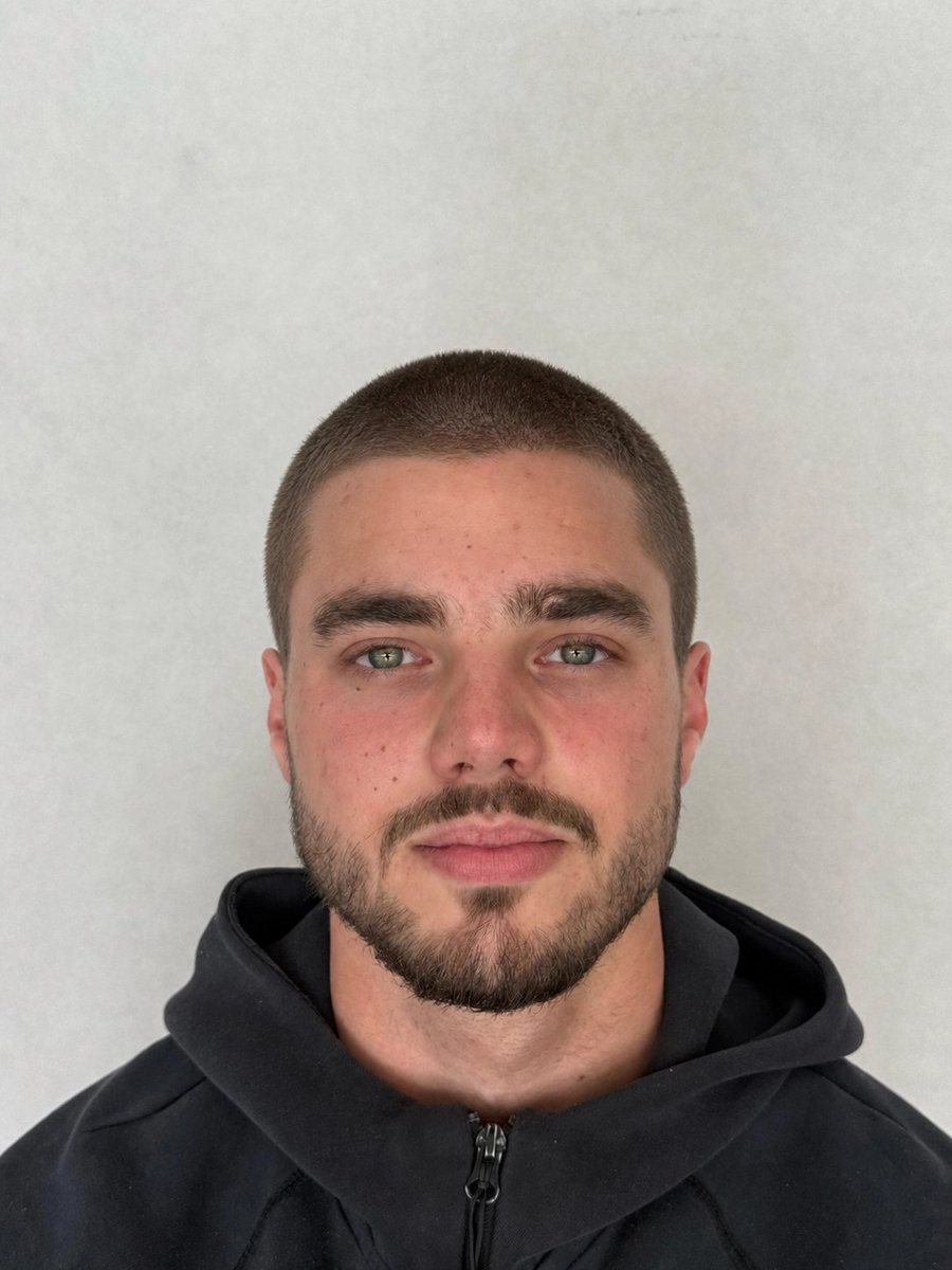 severijnss's tweet photo. don't pay for a looksmaxxing course, just ask Manus what the best haircut for you is https://t.co/FugvP56xaF