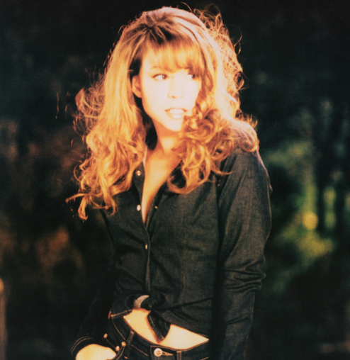 AboutMusicYT's tweet photo. Mariah Carey is credited with popularizing the use of featured rappers in mainstream pop music. https://t.co/ml0reqvtpV